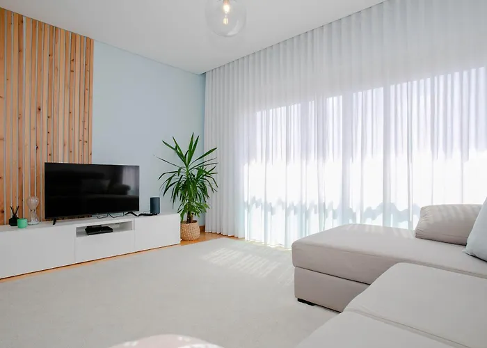 Salomao Luminous Apartment